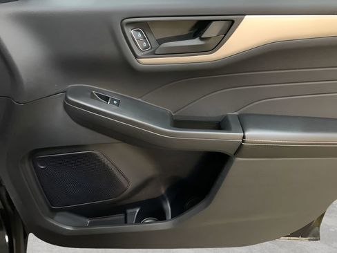 Used 2022 Ford Escape SE w/ Convenience Package image 19