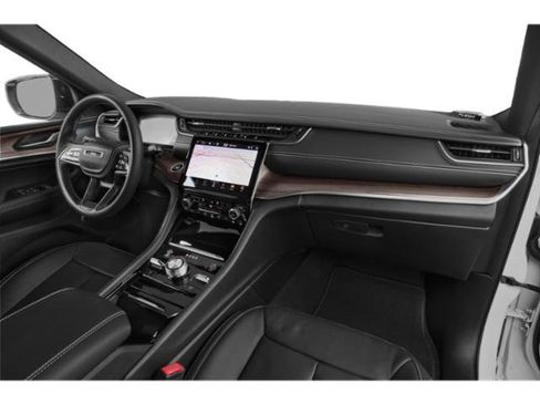 Used 2022 Jeep Grand Cherokee L Overland w/ Luxury Tech Group IV AWD/4WD image 18