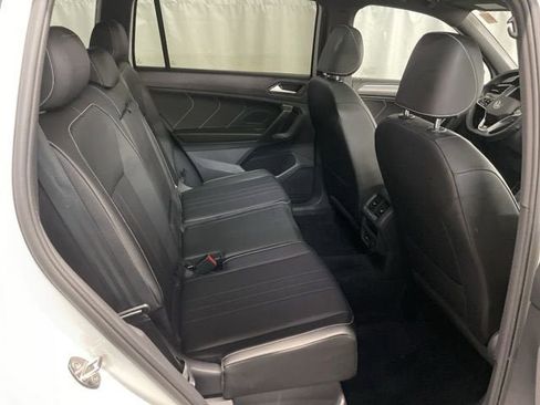 Used 2022 Volkswagen Tiguan SE R-Line image 6