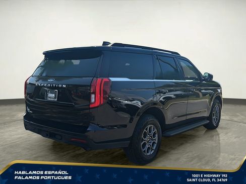 Used 2025 Ford Expedition Active AWD/4WD image 6