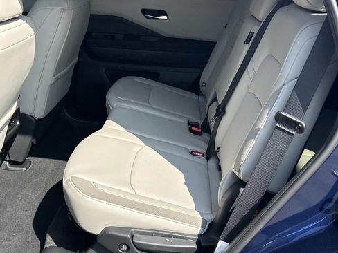 New 2026 Nissan Pathfinder SL AWD/4WD image 18