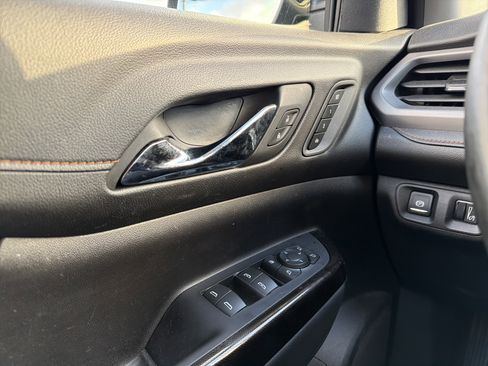 Used 2023 GMC Acadia AT4 w/ Preferred Package image 23