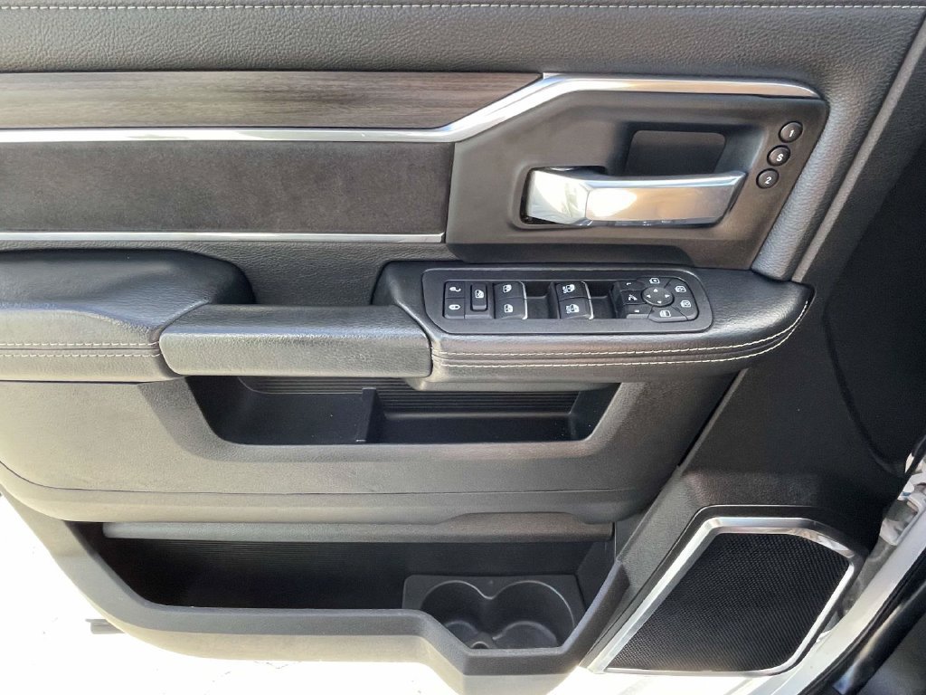 Used 2025 RAM 2500 Laramie AWD/4WD image 23