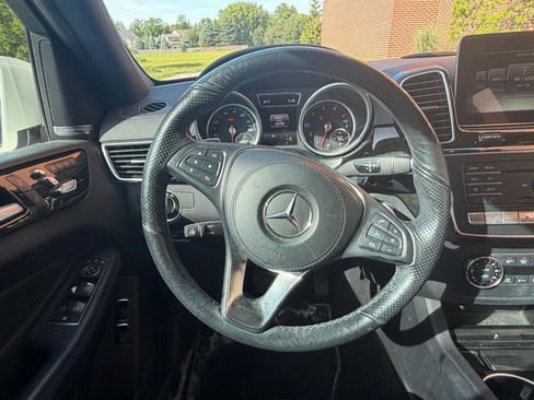 Used 2017 Mercedes-Benz GLS 450 4MATIC image 31