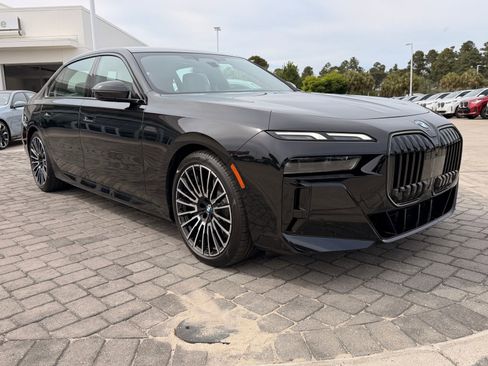 New 2026 BMW 740i RWD image 7