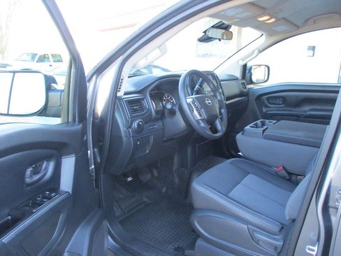 Used 2023 Nissan Titan S AWD/4WD image 15