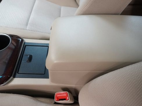 Used 2012 Toyota Camry XLE FWD image 23