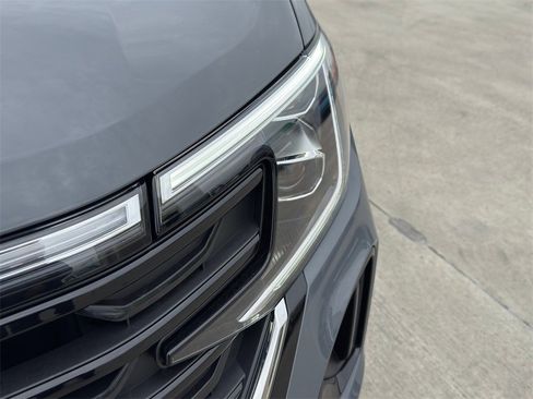 New 2026 Volkswagen Atlas Cross Sport SE image 3