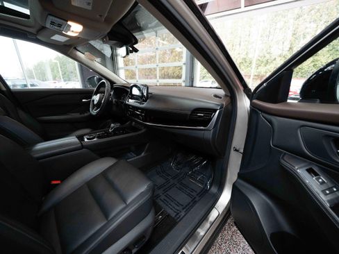 Used 2023 Nissan Rogue SL w/ SL Premium Package image 26