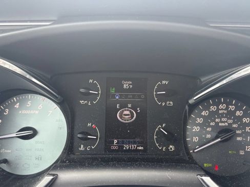 Used 2021 Toyota Sequoia Limited w/ Safety & Convenience Package AWD/4WD image 12