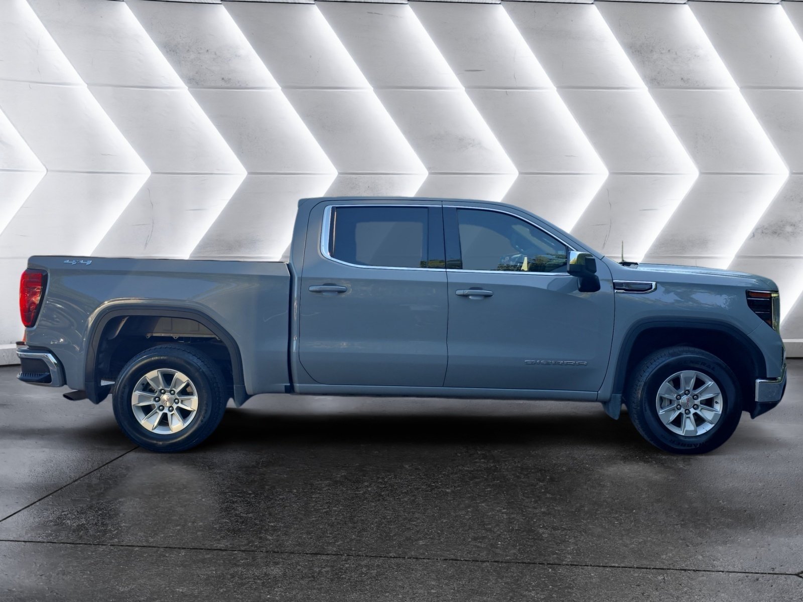 Used 2024 GMC Sierra 1500 SLE AWD/4WD image 6