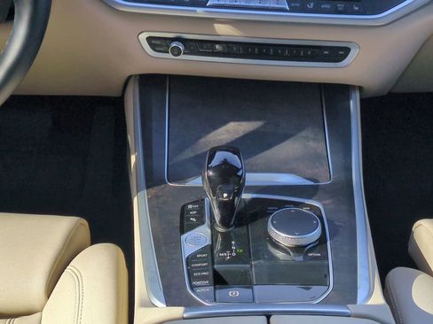 Used 2022 BMW X5 sDrive40i w/ Parking Assistance Package image 18