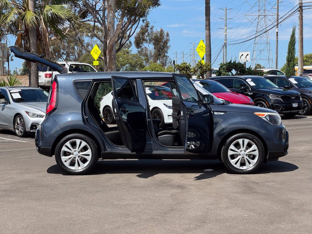 Used 2016 Kia Soul + FWD image 30