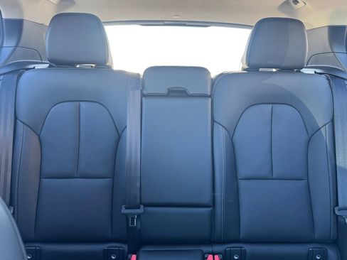 Certified 2025 Volvo XC40 B5 Core image 23