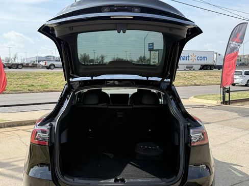 Used 2021 Tesla Model Y Long Range image 7