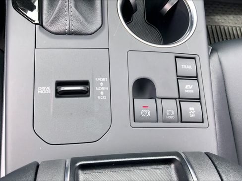 Used 2026 Toyota Highlander XLE AWD/4WD image 35