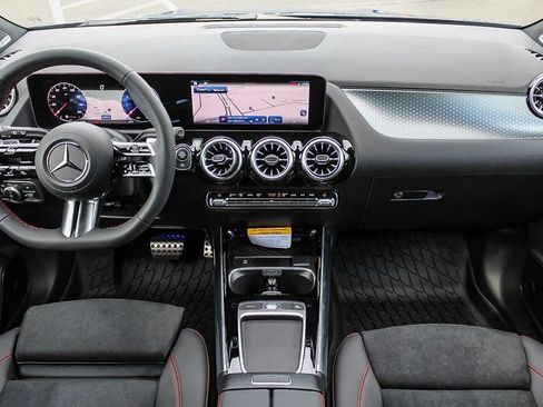 Used 2024 Mercedes-Benz GLA 250 4MATIC image 39