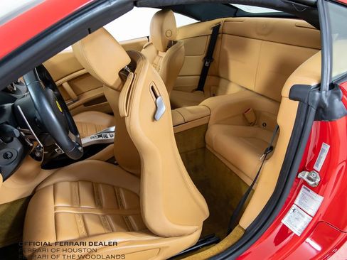 Used 2010 Ferrari California RWD image 17