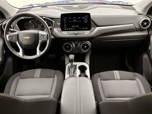 Used 2025 Chevrolet Blazer LT image 11