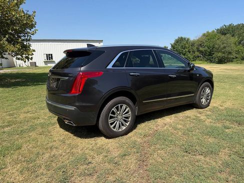 Used 2017 Cadillac XT5 Luxury w/ Driver Awareness Package FWD image 4