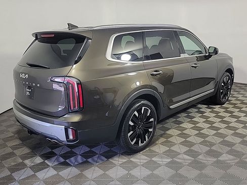 Used 2024 Kia Telluride SX w/ Towing Package FWD image 4