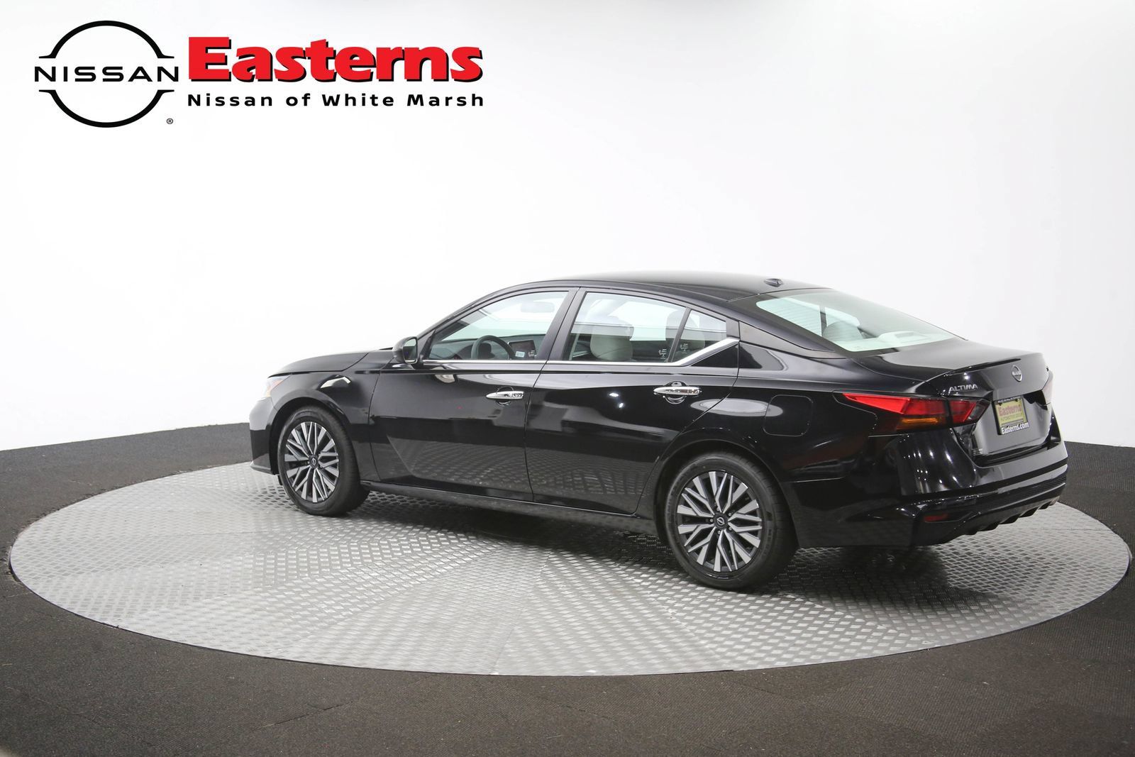 Used 2024 Nissan Altima 2.5 SV FWD image 61
