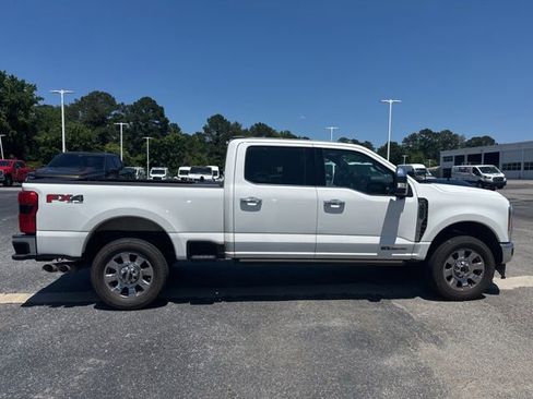 Used 2023 Ford F350 Lariat w/ Lariat Ultimate Package AWD/4WD image 2