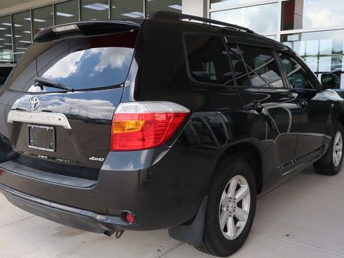 Used 2010 Toyota Highlander SE AWD/4WD image 10