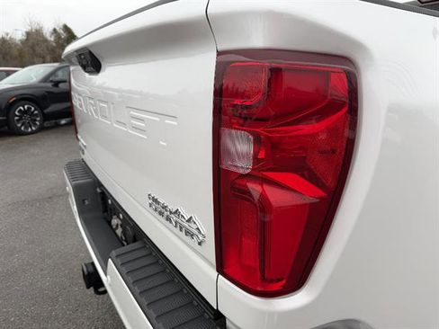 Used 2022 Chevrolet Silverado 3500 High Country image 34