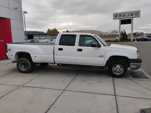 Used 2005 Chevrolet Silverado 3500 LS w/ Heavy-Duty Power Package image 4