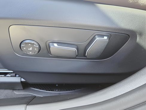 New 2026 BMW 530i w/ Convenience Package RWD image 30