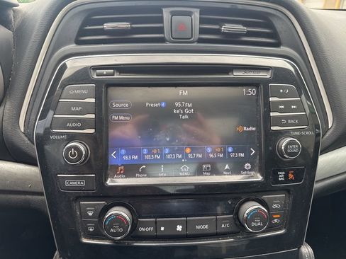 Used 2017 Nissan Maxima 3.5 SL FWD image 10