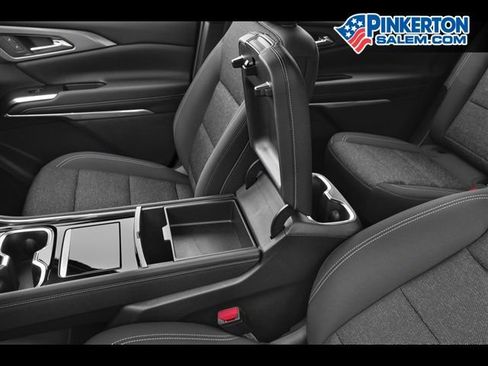 New 2026 Chevrolet Traverse LT w/ Driver Confidence Package AWD/4WD image 34