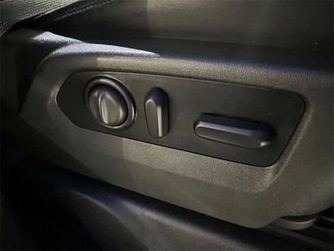 Used 2020 Chevrolet Silverado 1500 High Country image 15