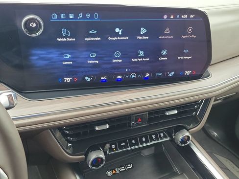 Used 2025 Chevrolet Tahoe Z71 AWD/4WD image 8