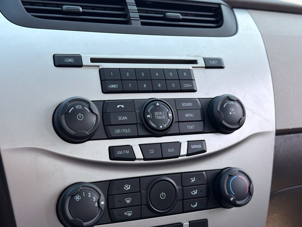 Used 2009 Ford Focus SE FWD image 25