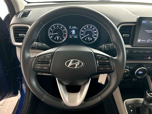 Used 2022 Hyundai Venue SEL w/ Cargo Package FWD image 17