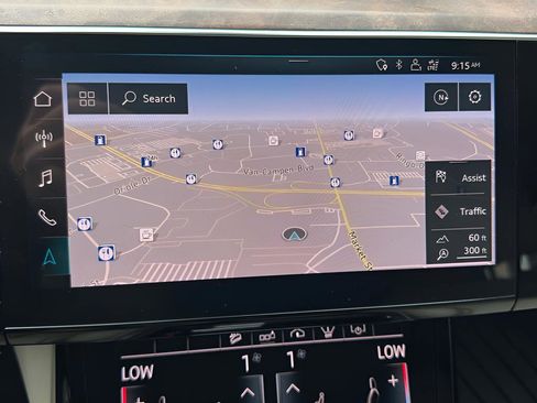 Used 2019 Audi e-tron Prestige w/ Prestige Package AWD/4WD image 30