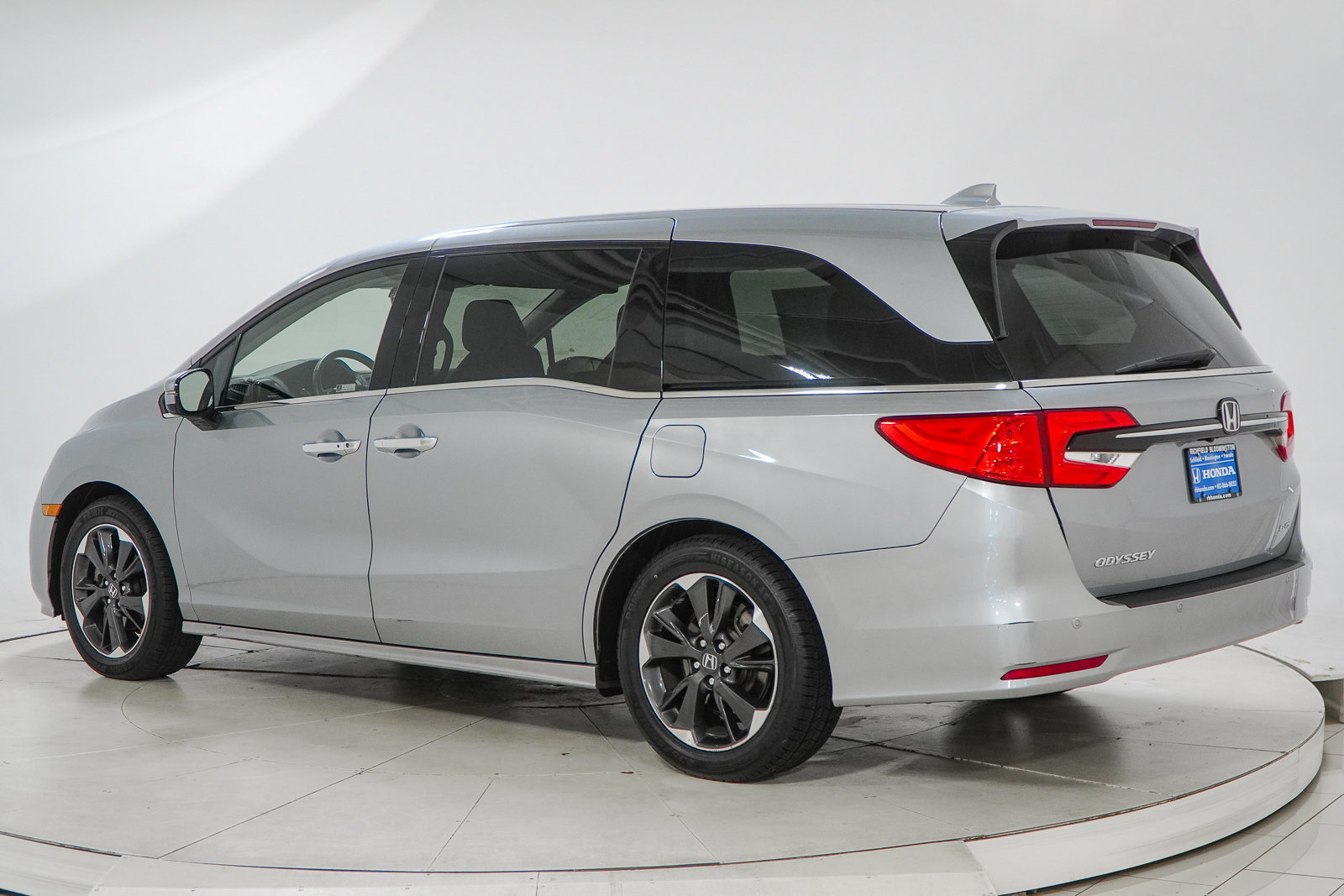 Used 2024 Honda Odyssey Elite image 7