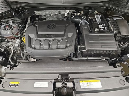 Used 2023 Volkswagen Tiguan SE R-Line image 12