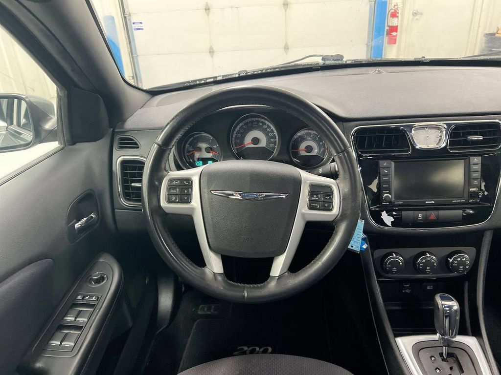 Used 2013 Chrysler 200 Touring FWD image 11