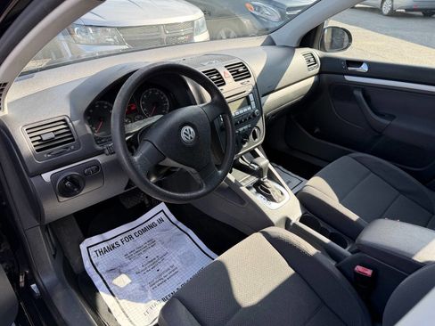 Used 2009 Volkswagen Rabbit S FWD image 17