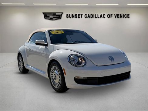 Used 2013 Volkswagen Beetle 2.5 image 1