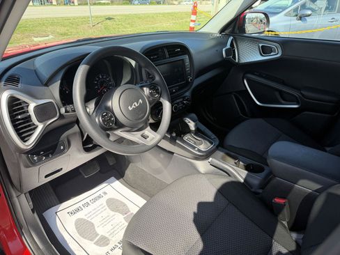 Used 2022 Kia Soul LX w/ Technology Package image 13
