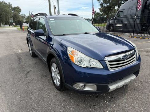 Used 2011 Subaru Outback 2.5i Limited AWD/4WD image 8
