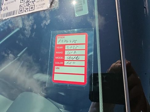 Certified 2025 Kia Soul LX w/ LX Technology Package FWD image 9
