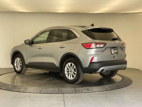 Used 2022 Ford Escape SE w/ Convenience Package AWD/4WD image 3