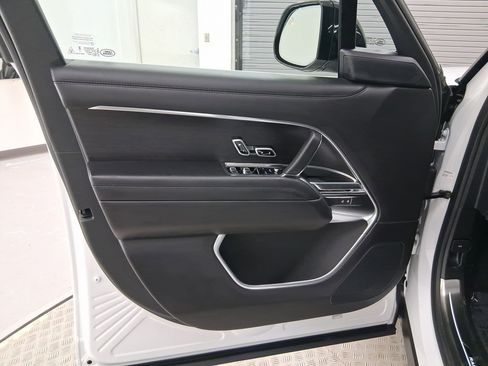 New 2026 Land Rover Range Rover SE image 20