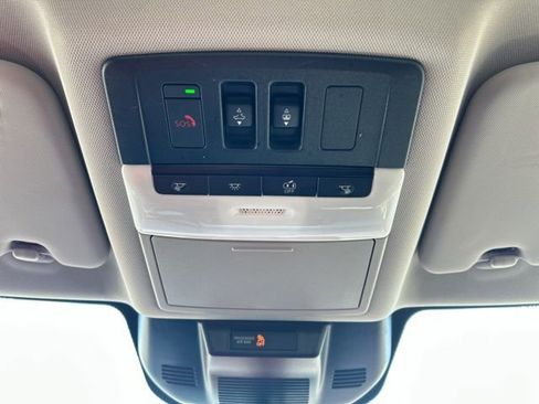 Used 2023 Nissan Rogue SL image 50