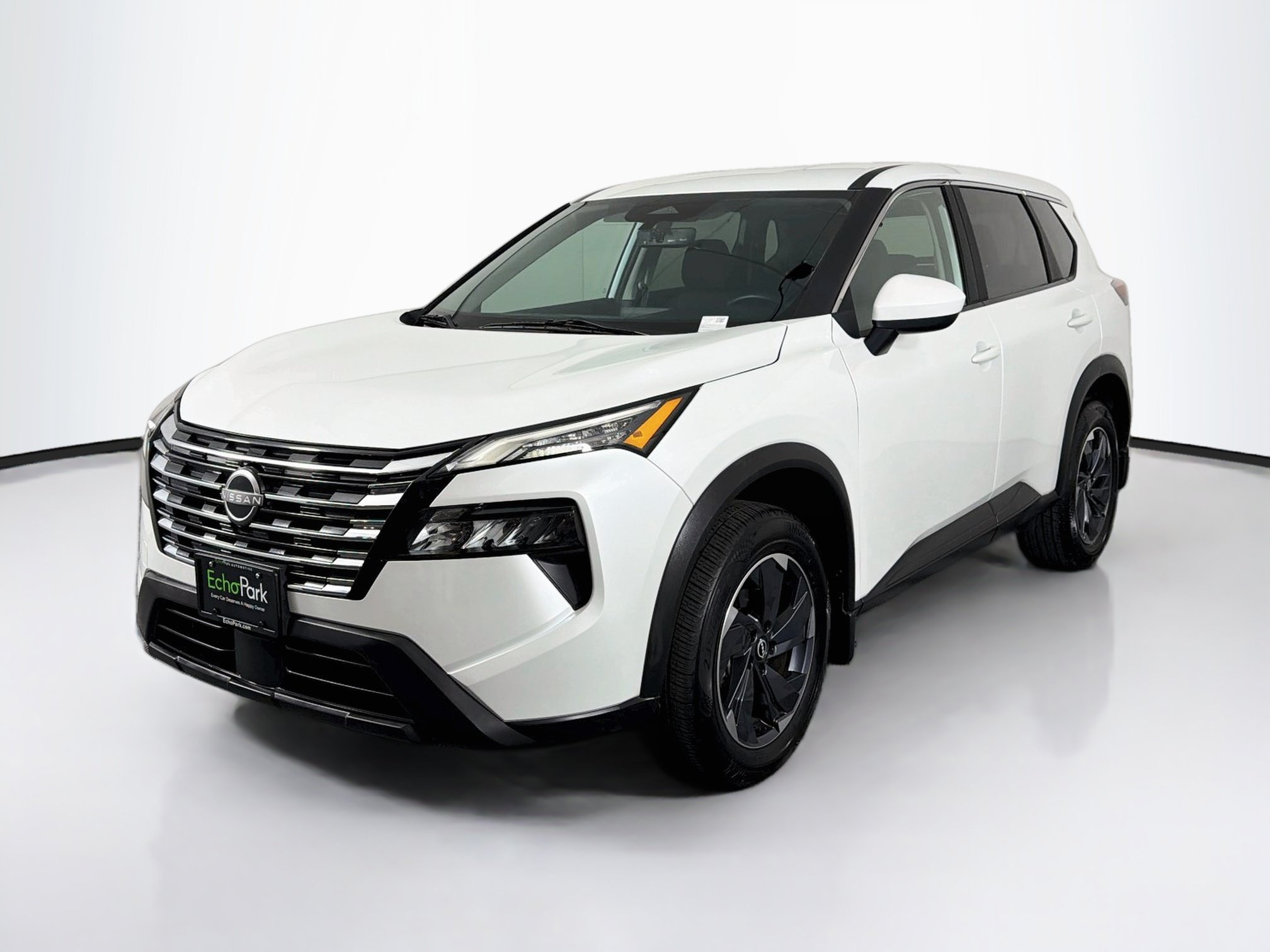 Used 2024 Nissan Rogue SV FWD image 3